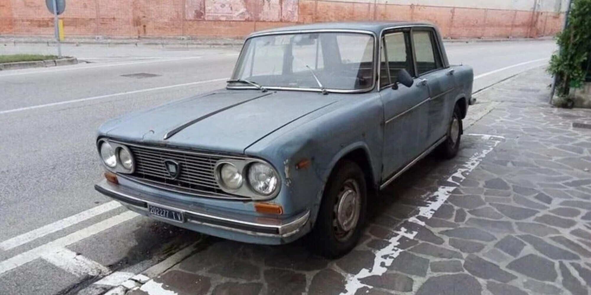 La Lancia Fulvia di Conegliano è stata spostata: dopo 50 anni ha una "nuova casa"