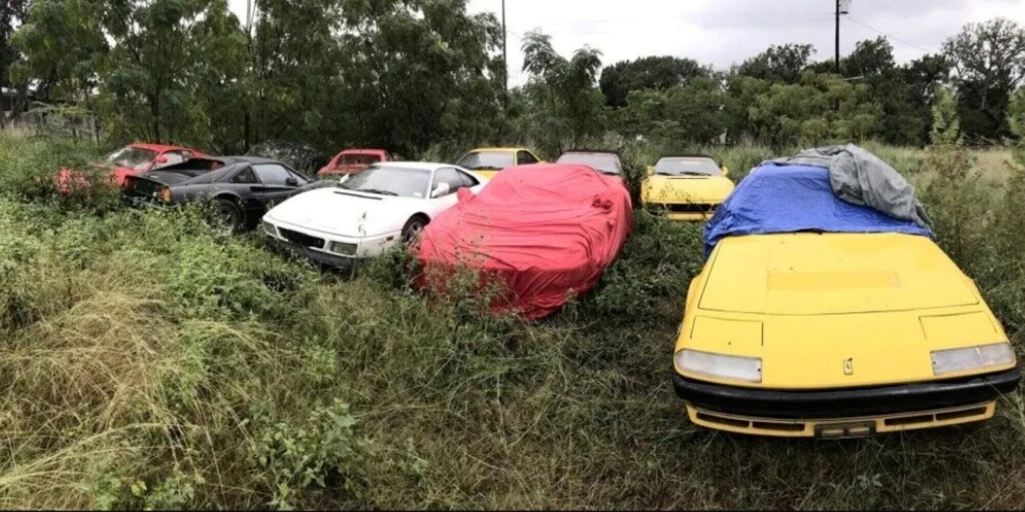 La curiosa storia delle undici Ferrari abbandonate in Texas