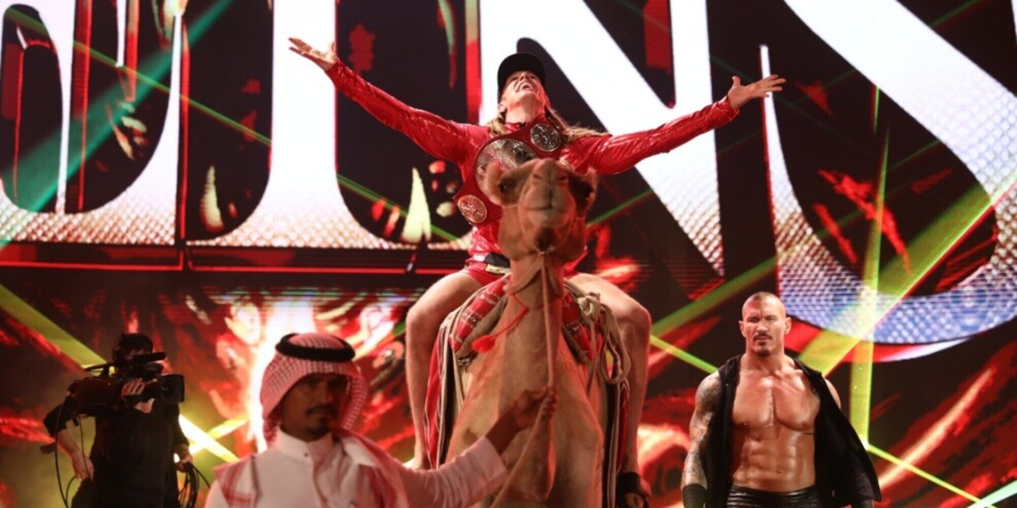 WWE, spettacolo a Crown Jewel tra cammelli e medaglie olimpiche