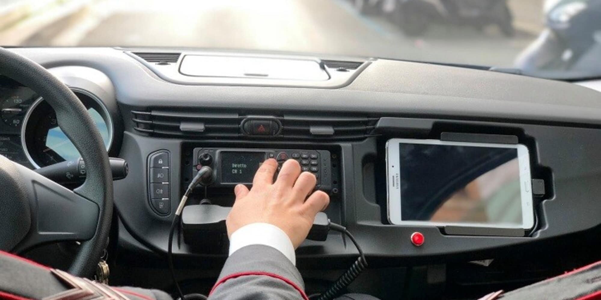 Pretende la moto senza avere la patente: picchia i genitori e viene arrestato