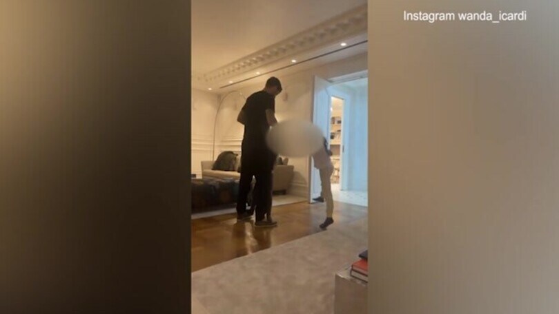Torna la felicità in casa Icardi: Mauro balla con le sue figlie