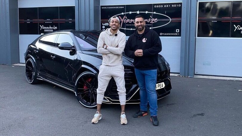 Aubameyang, nuovo tuning per la Lamborghini: la Urus diventa di "nero marmo"