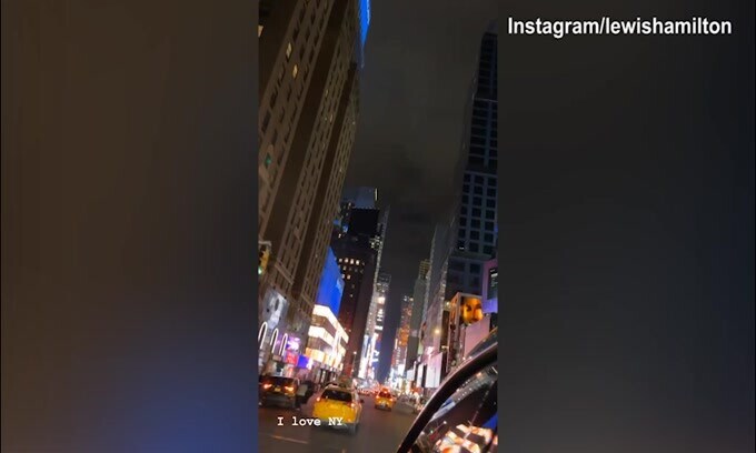 Hamilton, giro notturno per New York