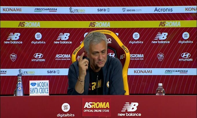 Mourinho: "Capisco perché l'ambiente romano è difficile"