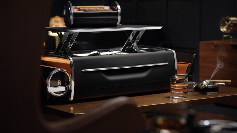 Rolls Royce firma Cellarette: il porta sigari e whisky di lusso