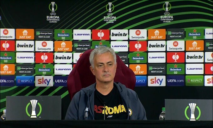 Mourinho: "Non parlo di arbitri e Roma-Milan"
