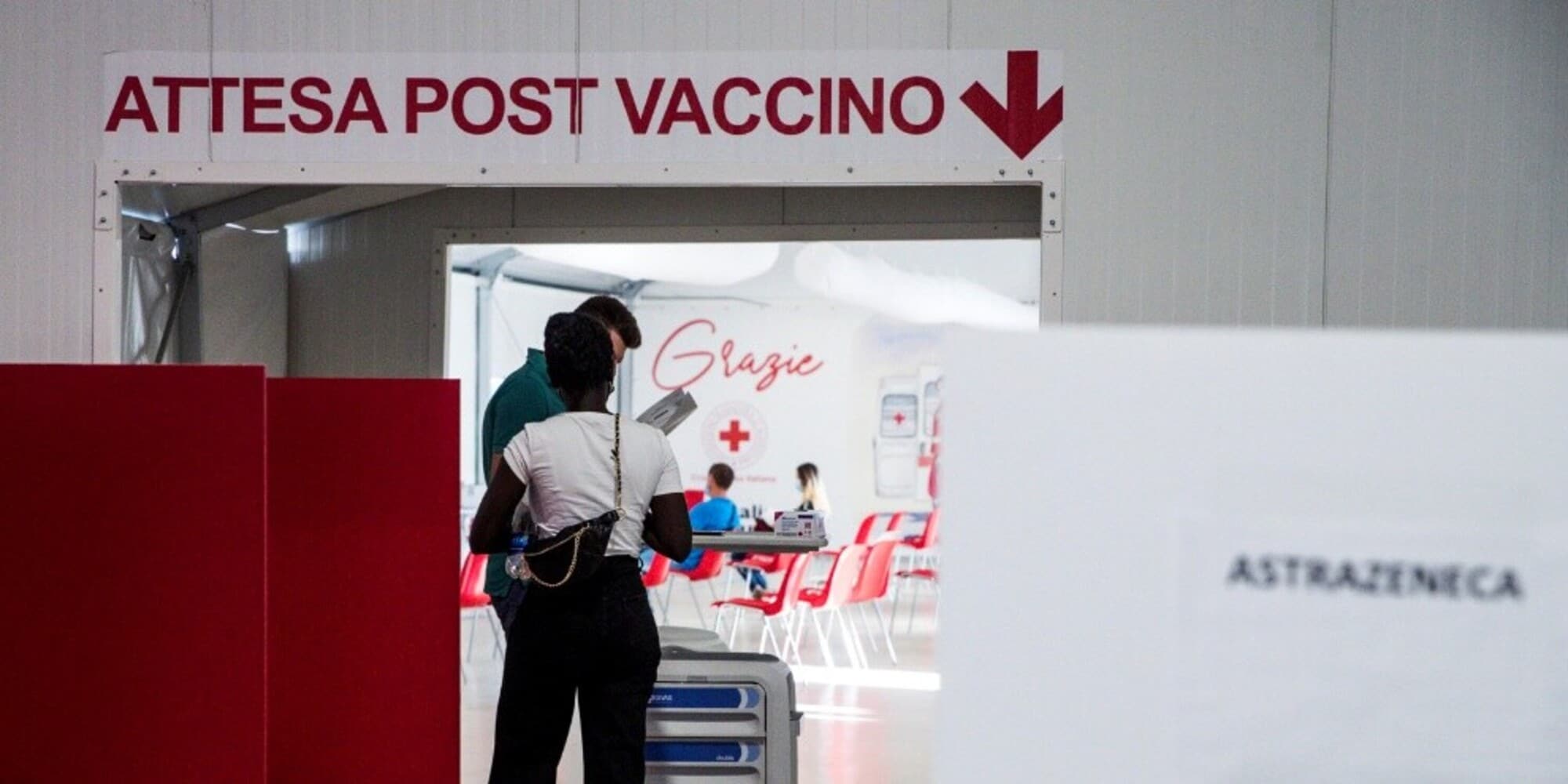 Covid, Gimbe: "Numeri in crescita, ma sempre meno vaccinazioni"