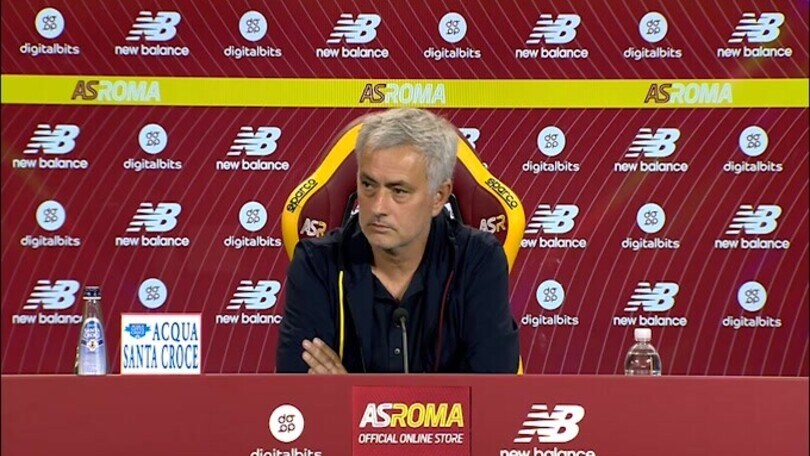 Mourinho contro un giornalista: "Fai apposta a fare così"