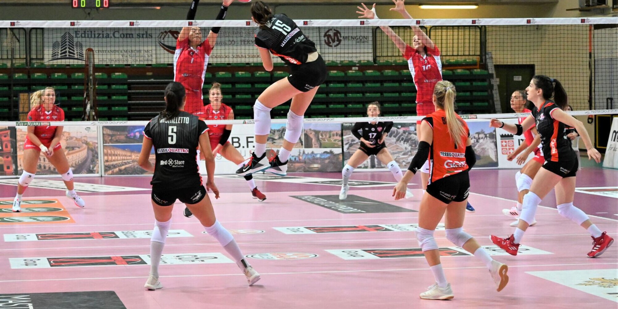 Macerata vince allo sprint la battaglia con Busto
