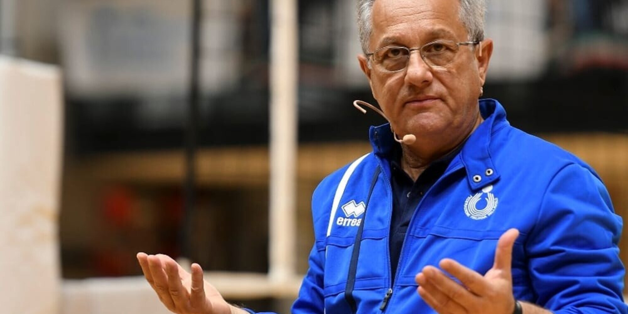 Velasco dà lezione a Napoli