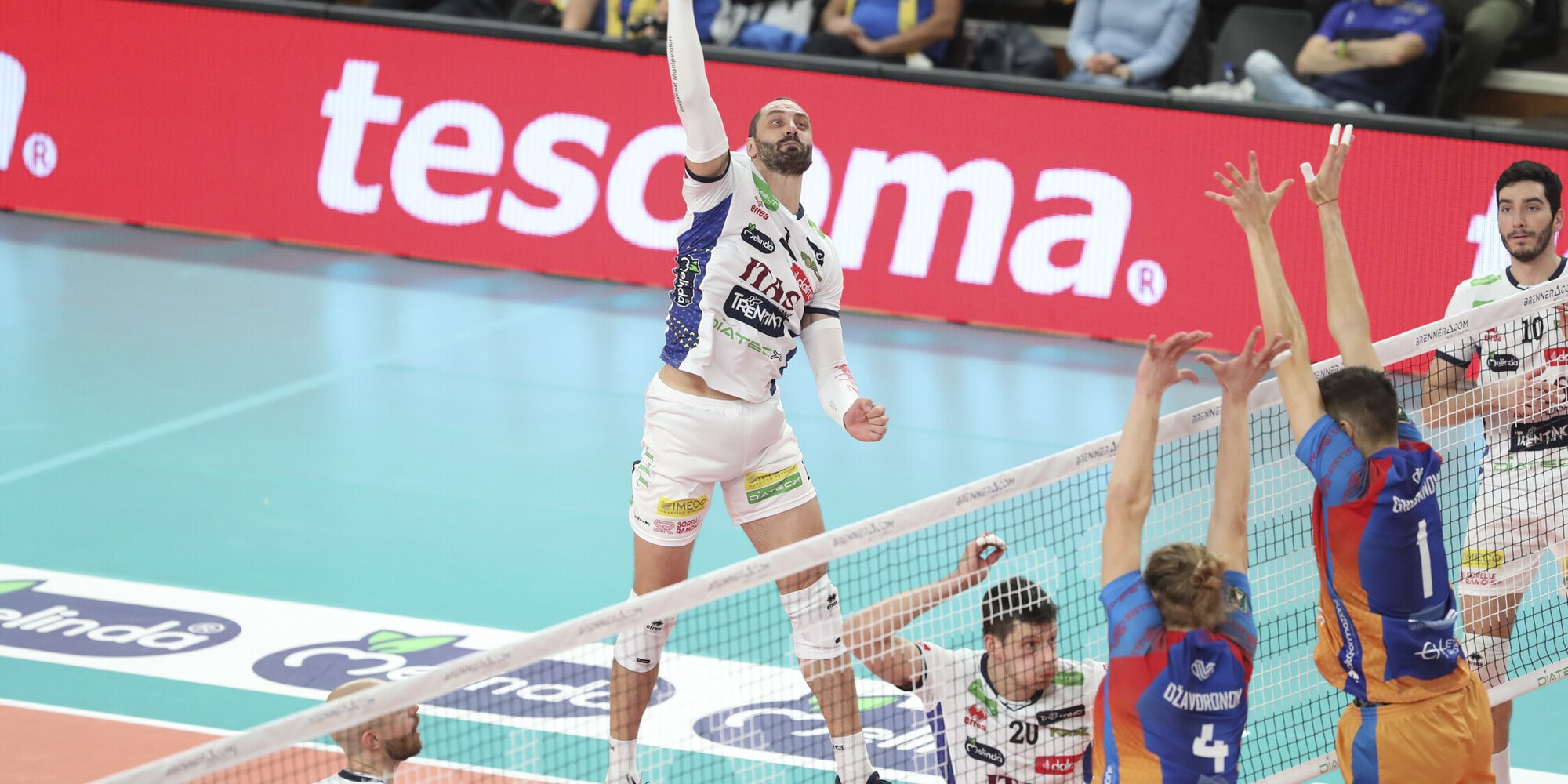 Civitanova e Trento battono in rimonta Modena e Monza