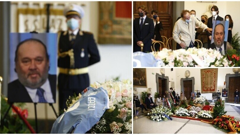 Lacrime, abbracci e maglia della Lazio: l'ultimo saluto a Galeazzi
