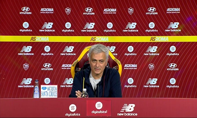 Mourinho sfida i giornalisti: "Vediamo chi è il più bravo"