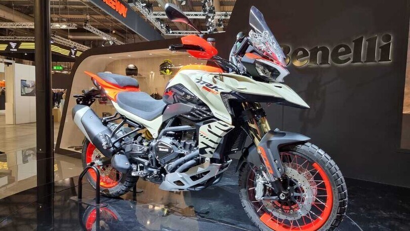 Benelli TRK 800: gli scatti