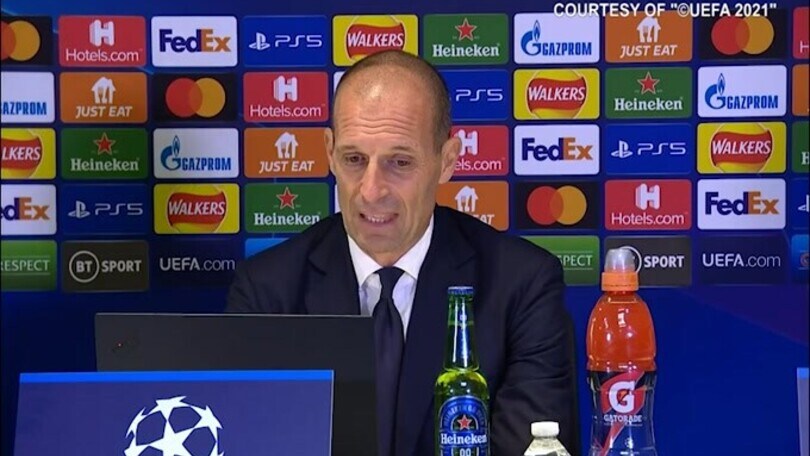 Allegri non vede l'ora...di lasciare la conferenza!