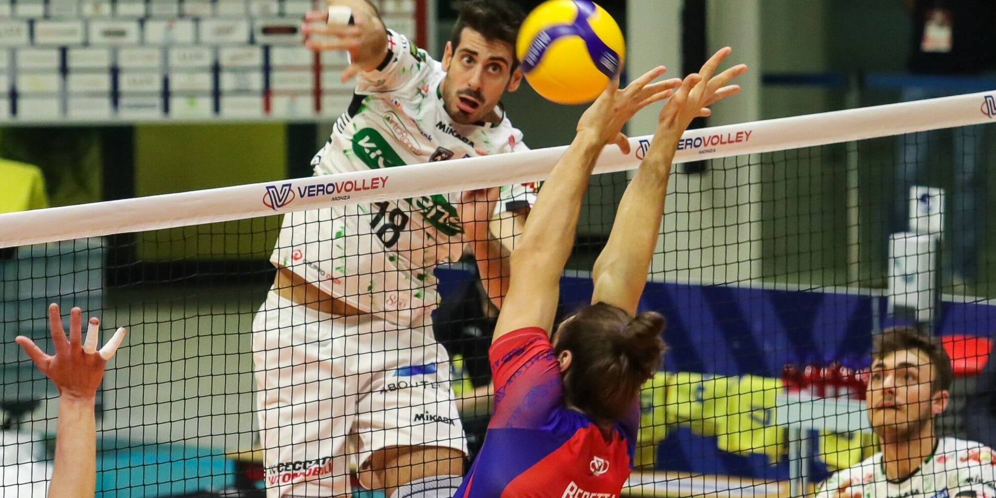 Modena colpo grosso a Perugia, vincono Civitanova e Trento