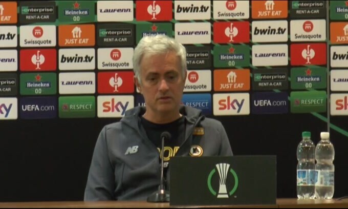 Mourinho: "La fase difensiva deve essere fatta da tutti"