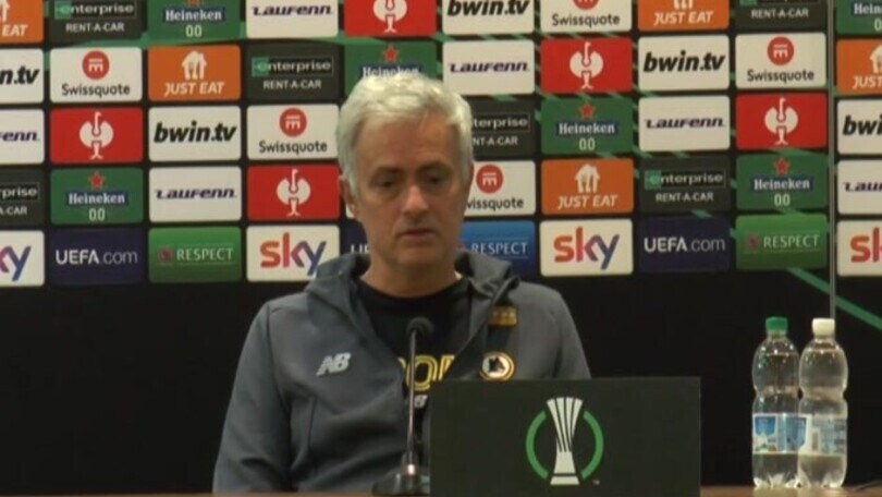 Mourinho: "La fase difensiva deve essere fatta da tutti"