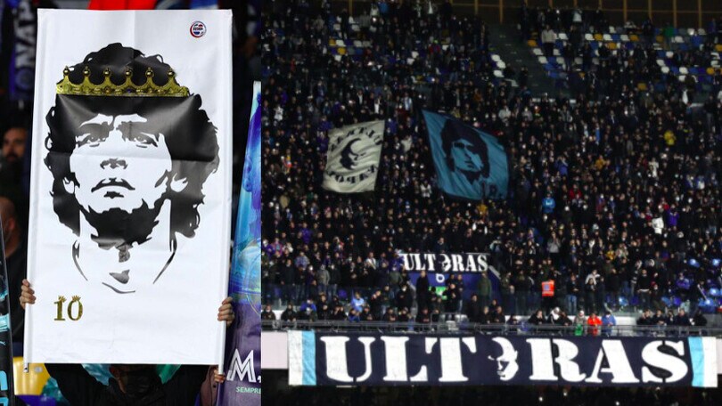 Napoli, gli striscioni dei tifosi in ricordo di Maradona