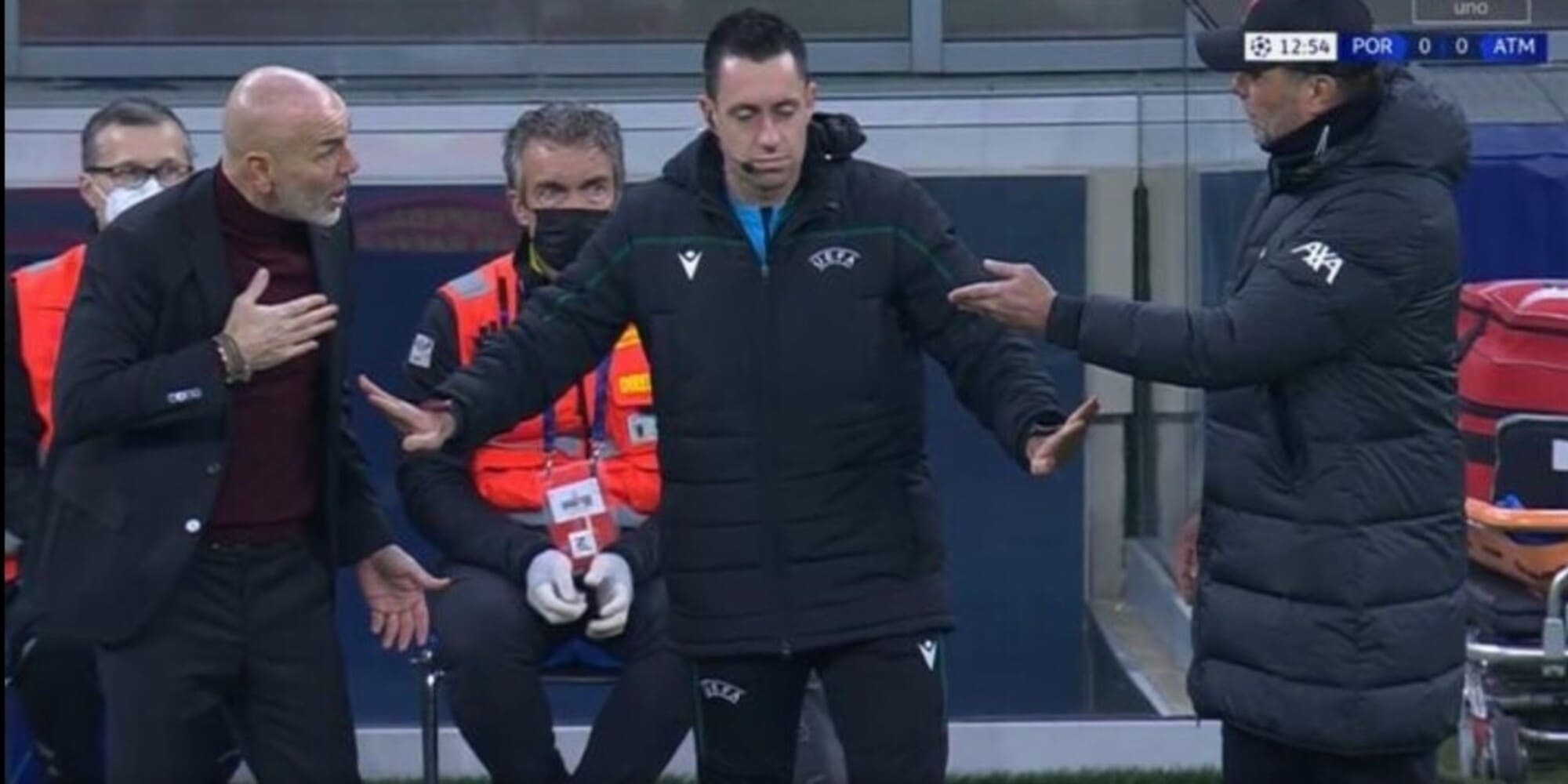 Milan-Liverpool, Pioli e Klopp litigano a bordocampo