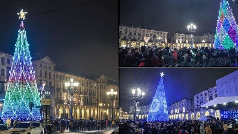 Torino, l'albero di Natale illumina piazza Vittorio Veneto