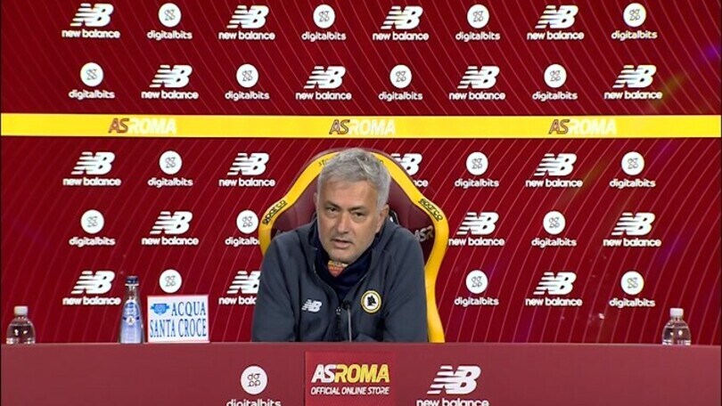 Mourinho: "Sono felice, ma vorrei lottare per altri obiettivi"