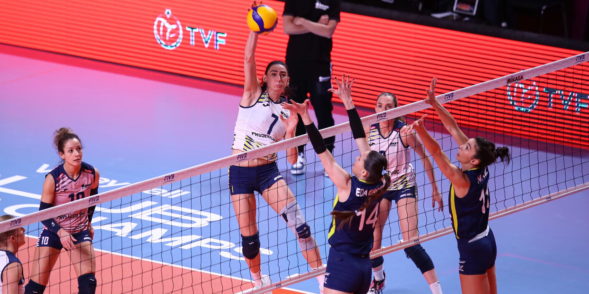Mondiale per Club: Conegliano supera il Fenerbahce all'esordio