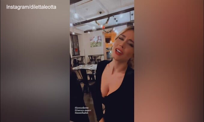 Diletta Leotta, che cantante a cena!