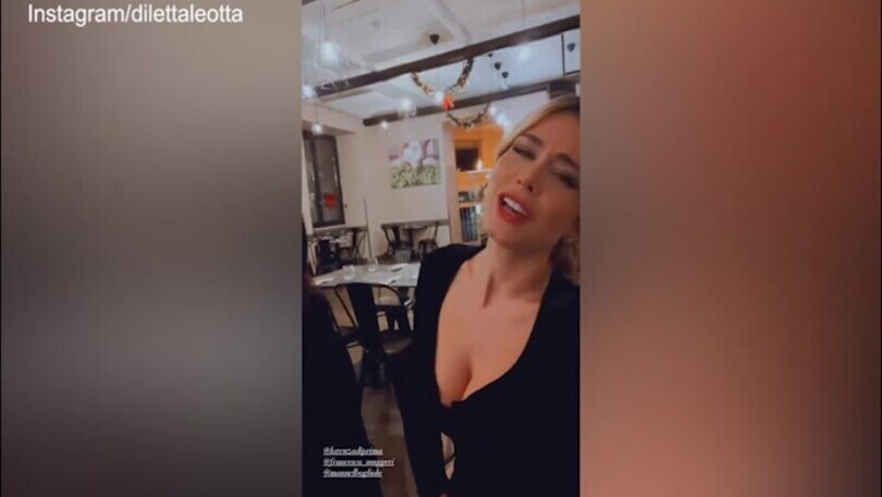 Diletta Leotta, che cantante a cena!