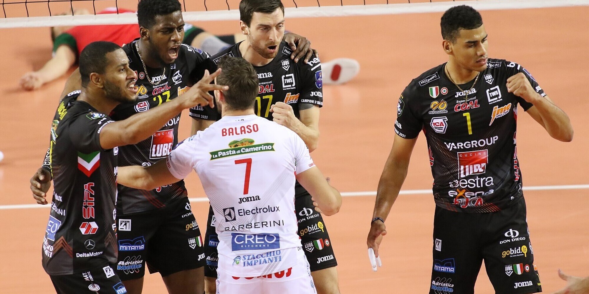 Nell'ultima di andata il big match Civitanova-Perugia