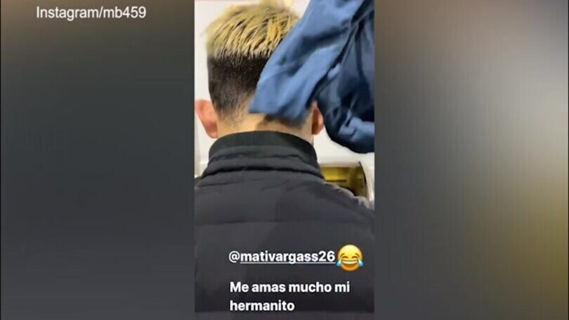 Balo, scherzone al suo compagno di squadra!