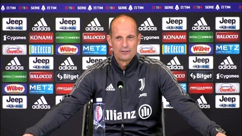 Allegri scherza: "Con il panettone mi sono portato avanti ad ottobre.."