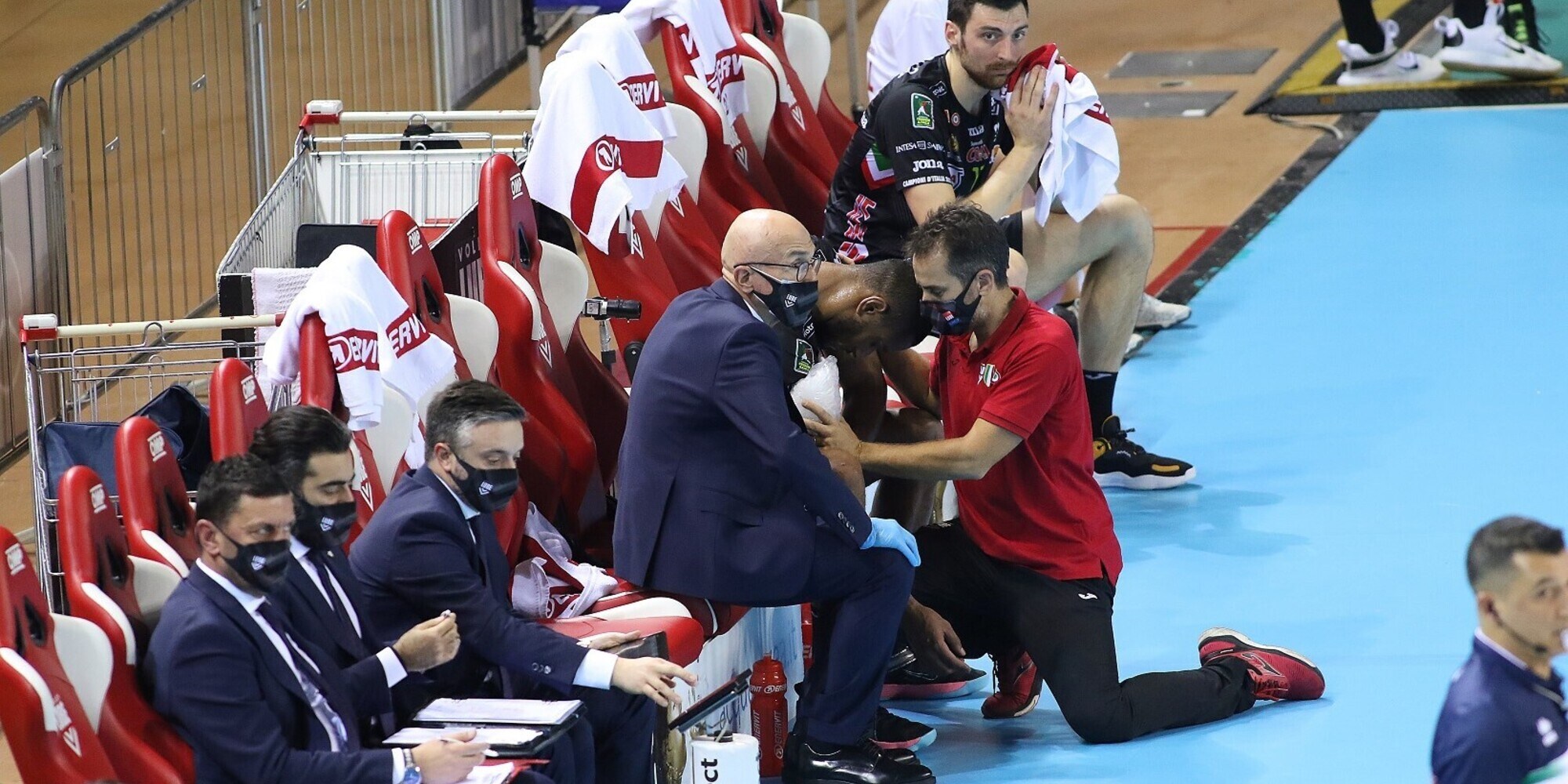 Per Lucarelli  l'infortunio al braccio destro è serio