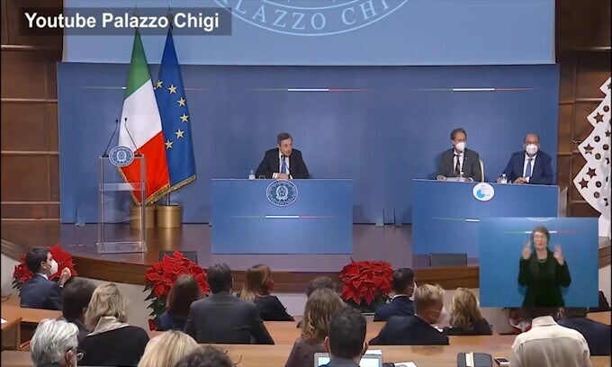 Draghi, che show nell'ultima conferenza del 2021