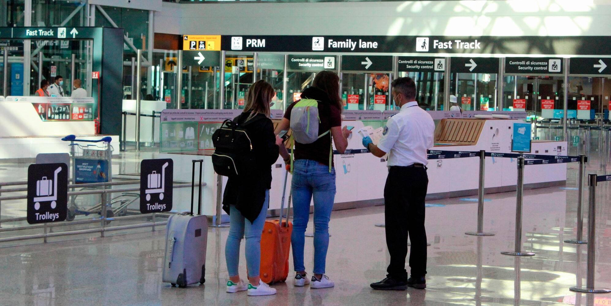 Covid: 4 mila voli cancellati nel mondo tra la vigilia e Natale