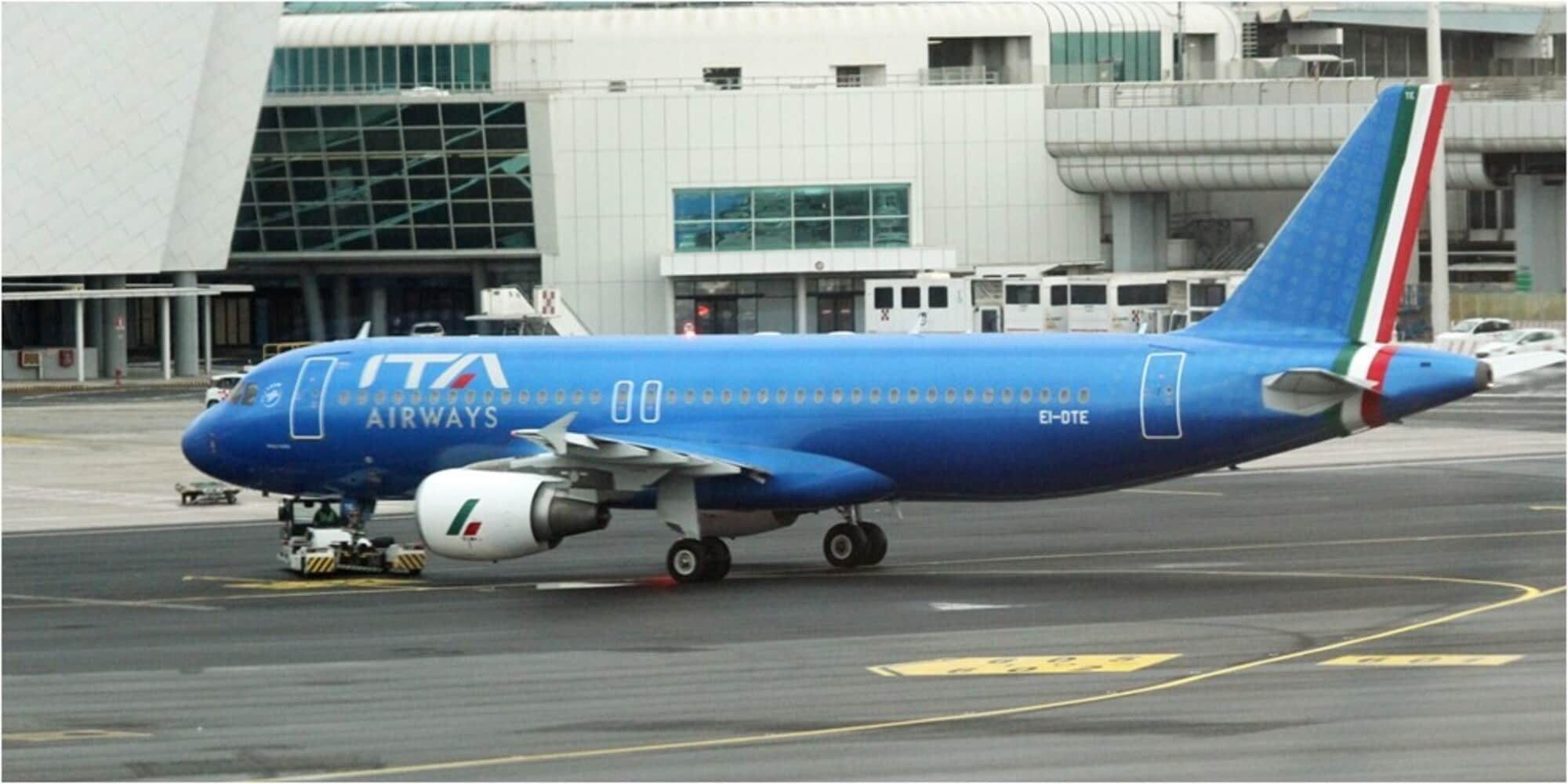 Covid, 1.800 voli cancellati a causa della variante Omicron