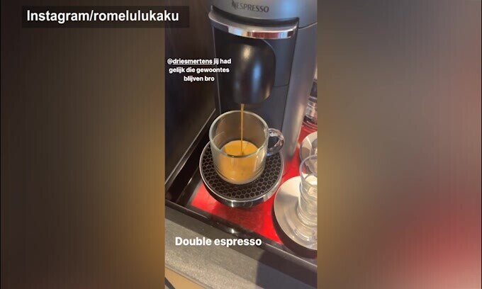 Lukaku prepara il caffè e tagga Mertens: "Le vecchie abitudini.."