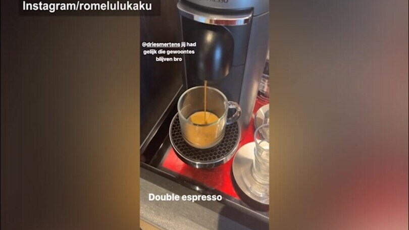 Lukaku prepara il caffè e tagga Mertens: "Le vecchie abitudini.."