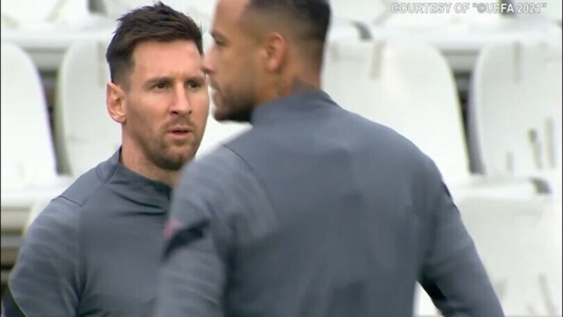 Messi è negativo e torna a Parigi