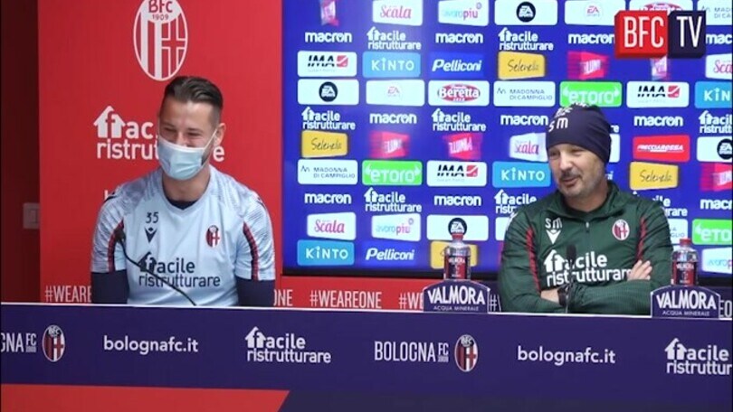 Mihajlovic: "Dumfries e Dijks sono amici, si terranno per mano"
