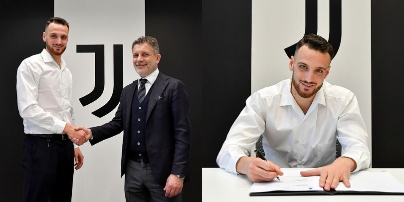 Juve, Cherubini-Gatti: stretta di mano e firma FOTO