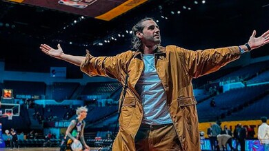 Tamberi regala spettacolo anche nel basket: show al Celebrity Game