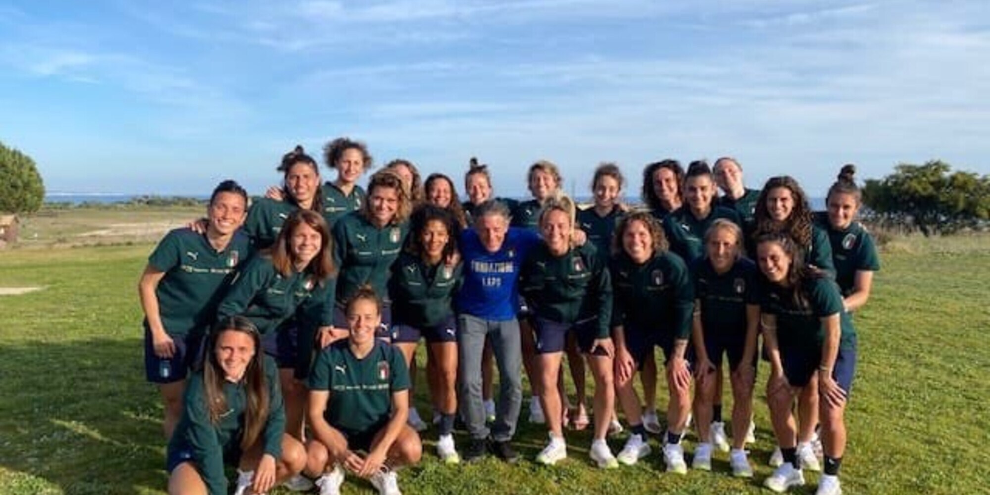 «Orgoglioso di voi, ragazze»: anche Lapo Elkann spinge l'Italia