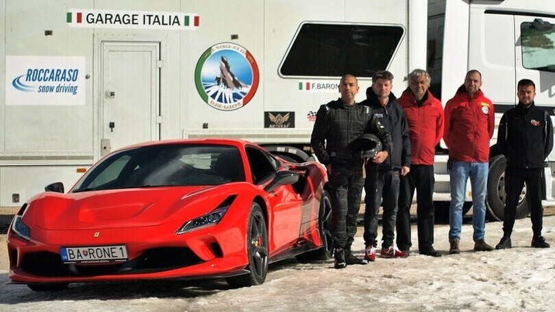 Ferrari sfida Lamborghini: la Rossa tenta di battere il record di velocità su ghiaccio