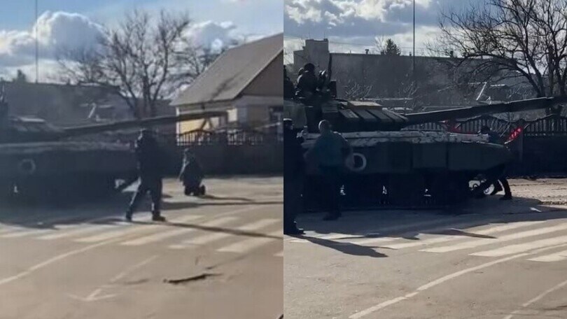 Ucraina, in ginocchio davanti ai carri armati: il video del presidente dell'Inter Club