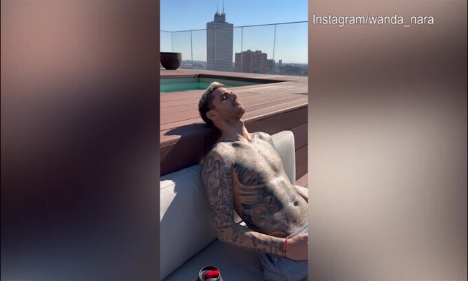Icardi prende il sole, Wanda Nara: "Ecco la vista del mio attico a Milano"