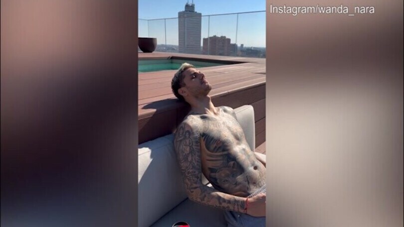 Icardi prende il sole, Wanda Nara: "Ecco la vista del mio attico a Milano"