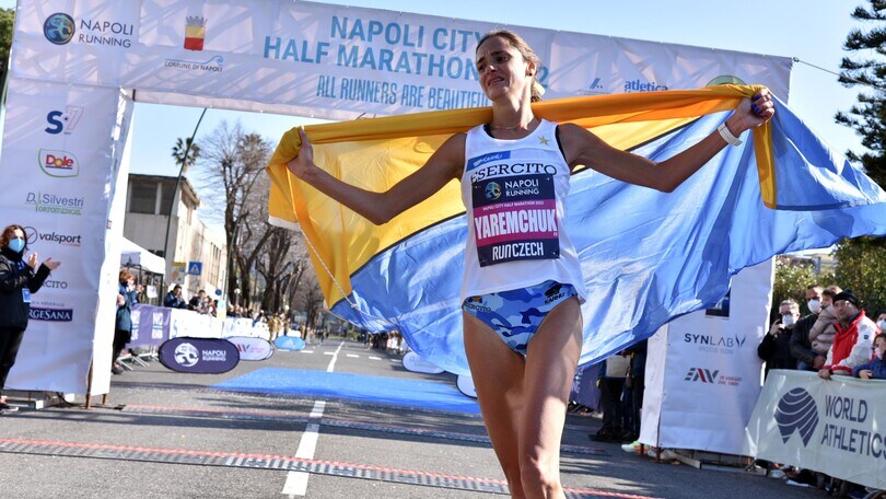 I runner della Napoli City Half Marathon per la pace nel mondo