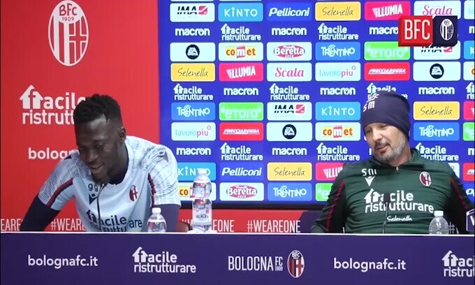 Miha-Barrow, che siparietto in conferenza