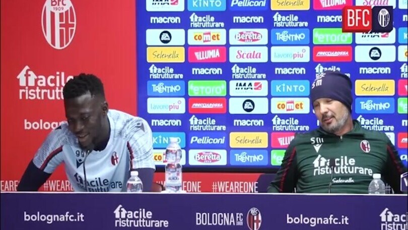 Miha-Barrow, che siparietto in conferenza